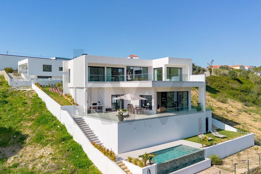 小楼房或独栋别墅出售在Rua das Lombas