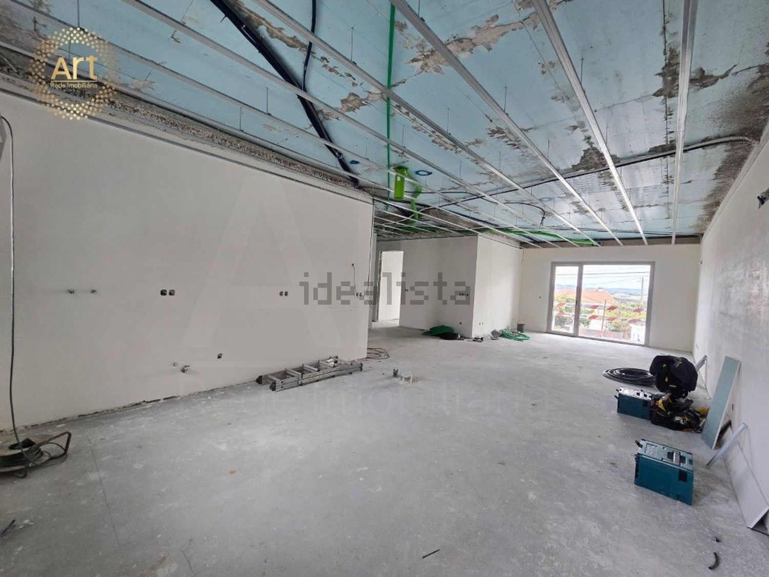 小楼房或独栋别墅出售在Avenida Principal - 客厅