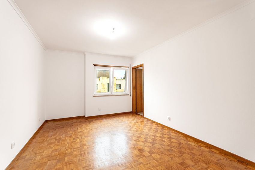 T0（单人公寓）出售在Rua dos Três Vales, 79