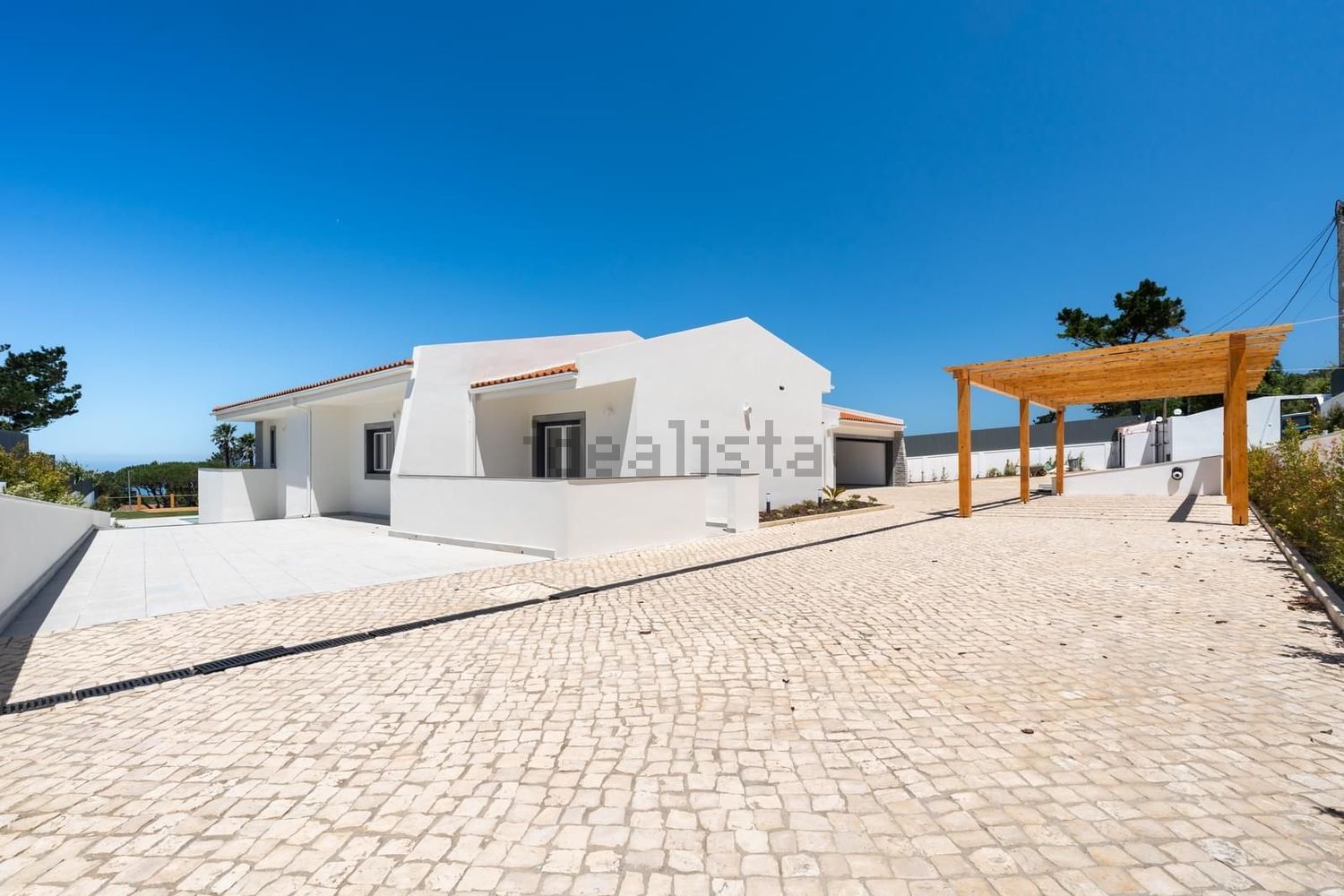 小楼房或独栋别墅出售在Beco do Algarvio - 外立面