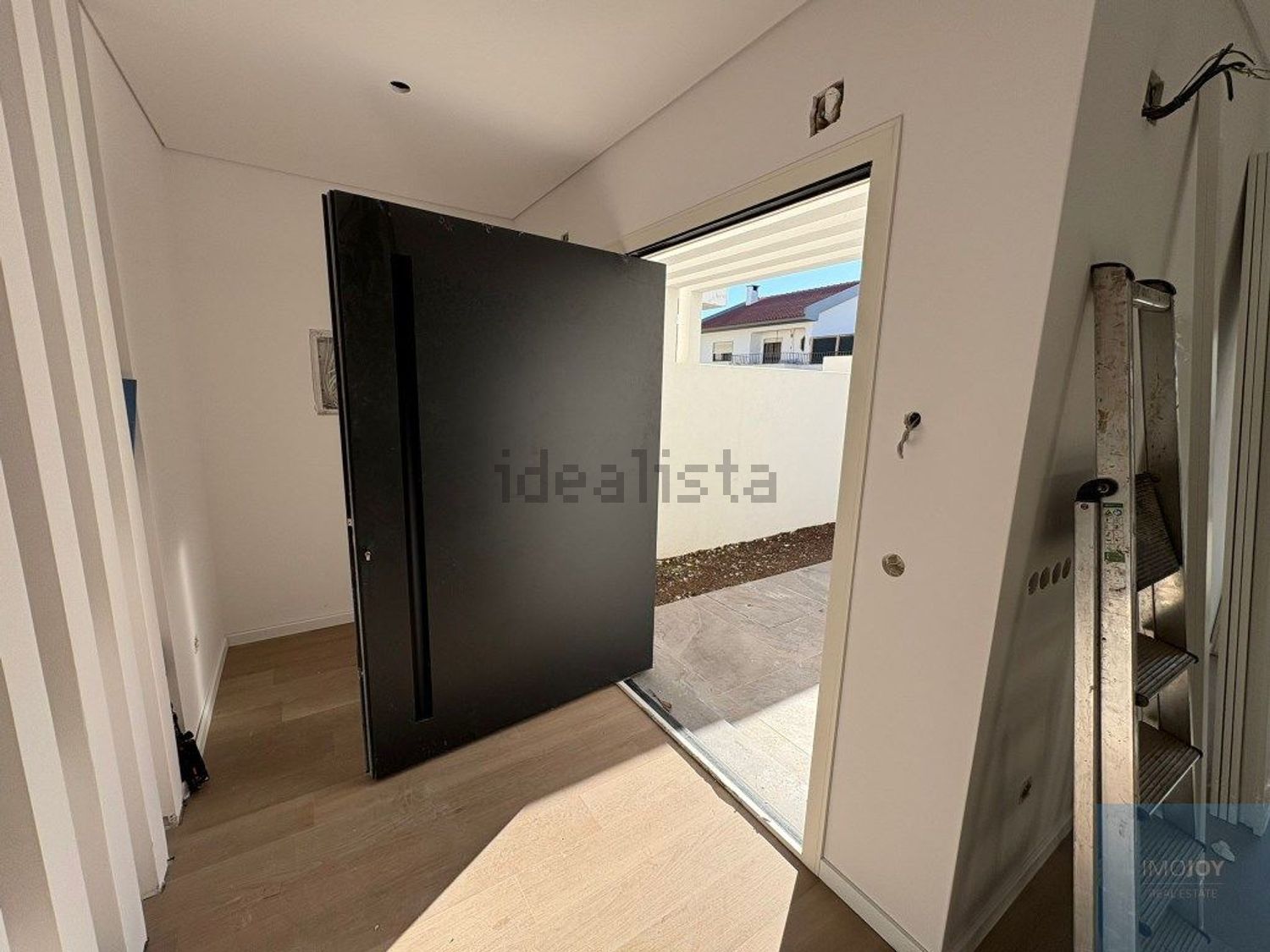 小楼房或独栋别墅出售在Rua Nuno Miguel Rodrigues - 前厅