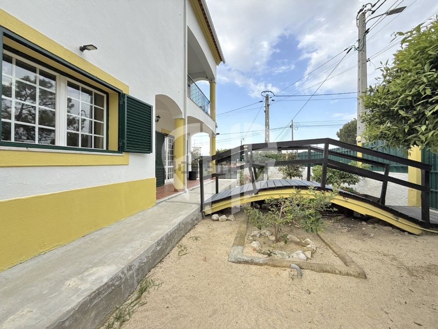 小楼房或独栋别墅出售Cm1029 - 外立面