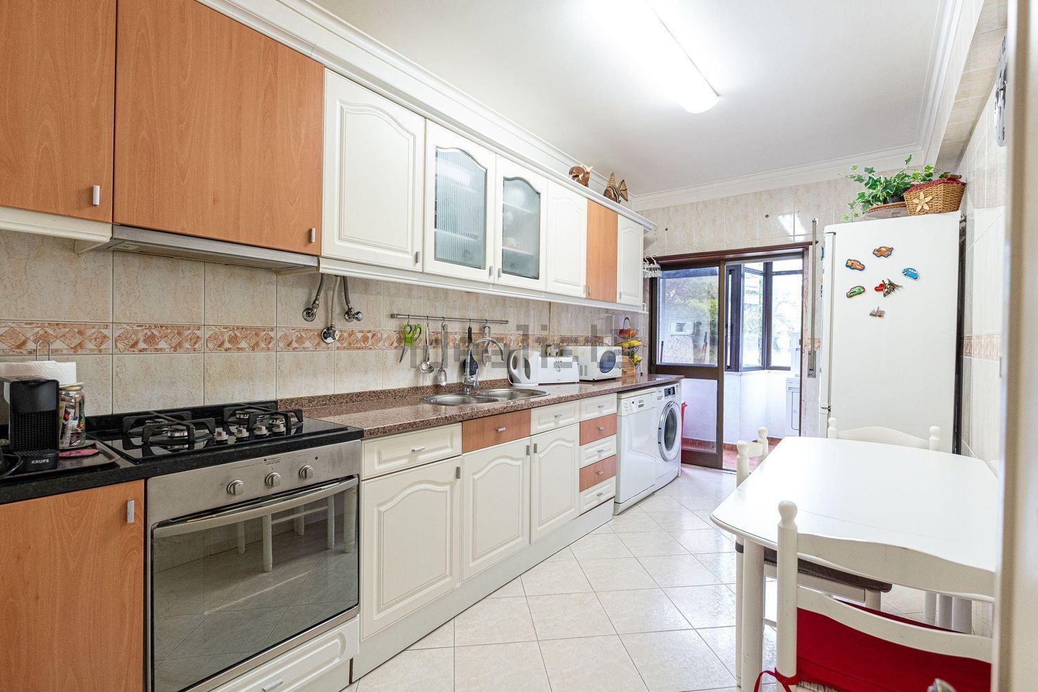 公寓 t2出售在Rua Arnaldo Fernandes de Almeida, 3 - 厨房