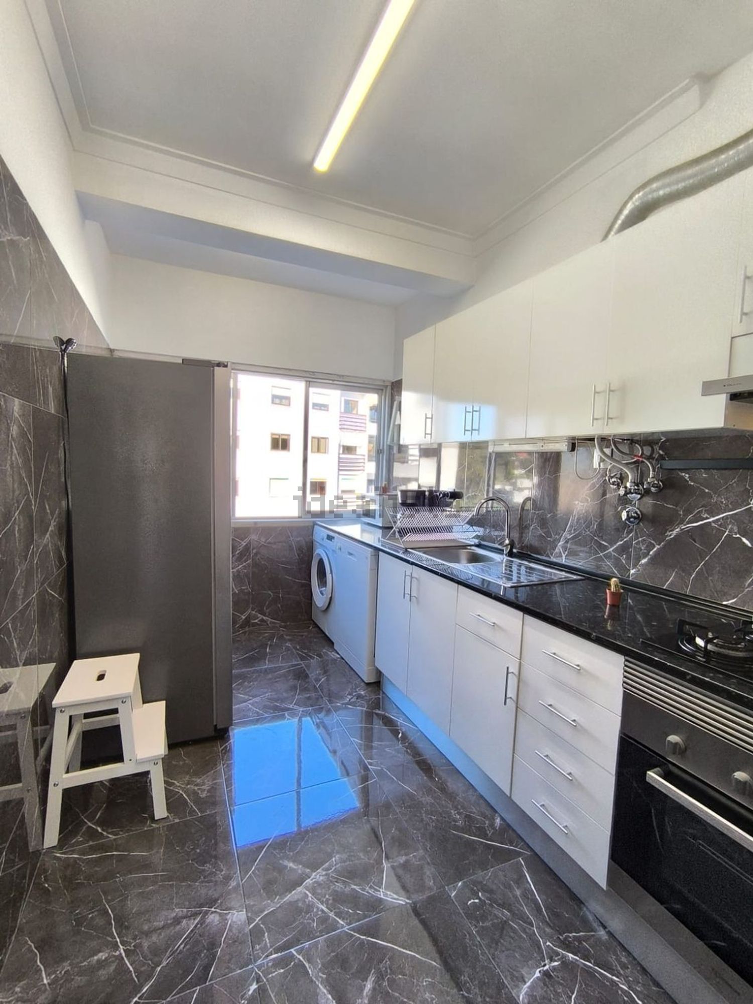 出租房间在Rua Aquilino Ribeiro - 厨房