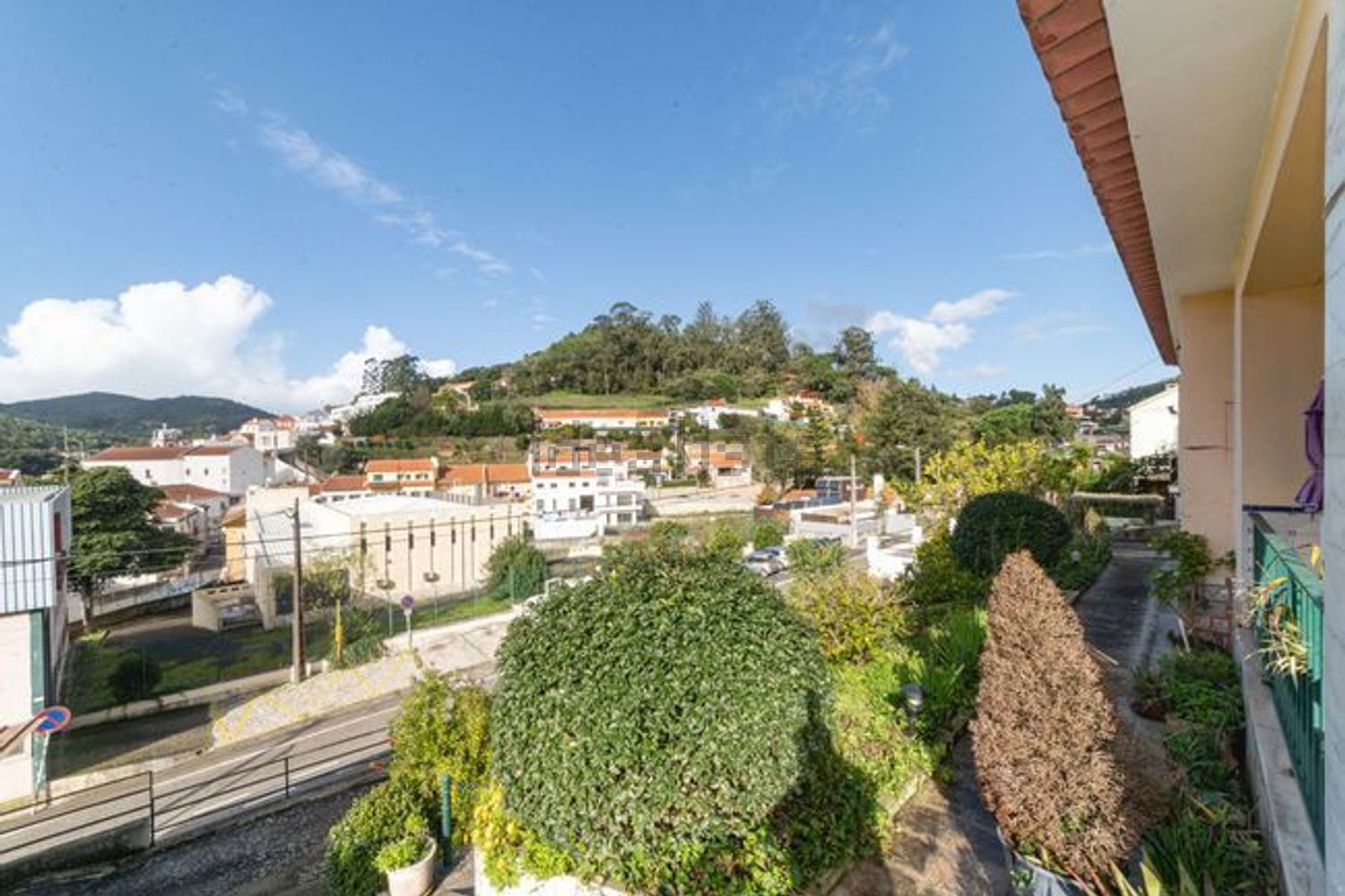 小楼房或独栋别墅出售在Travessa Linhas de Torres - 照片