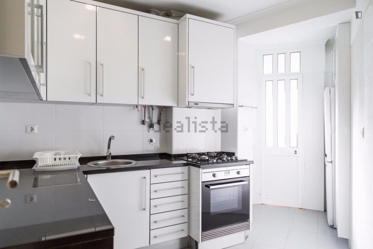 出租房间在Rua do Vale de Santo António - 厨房