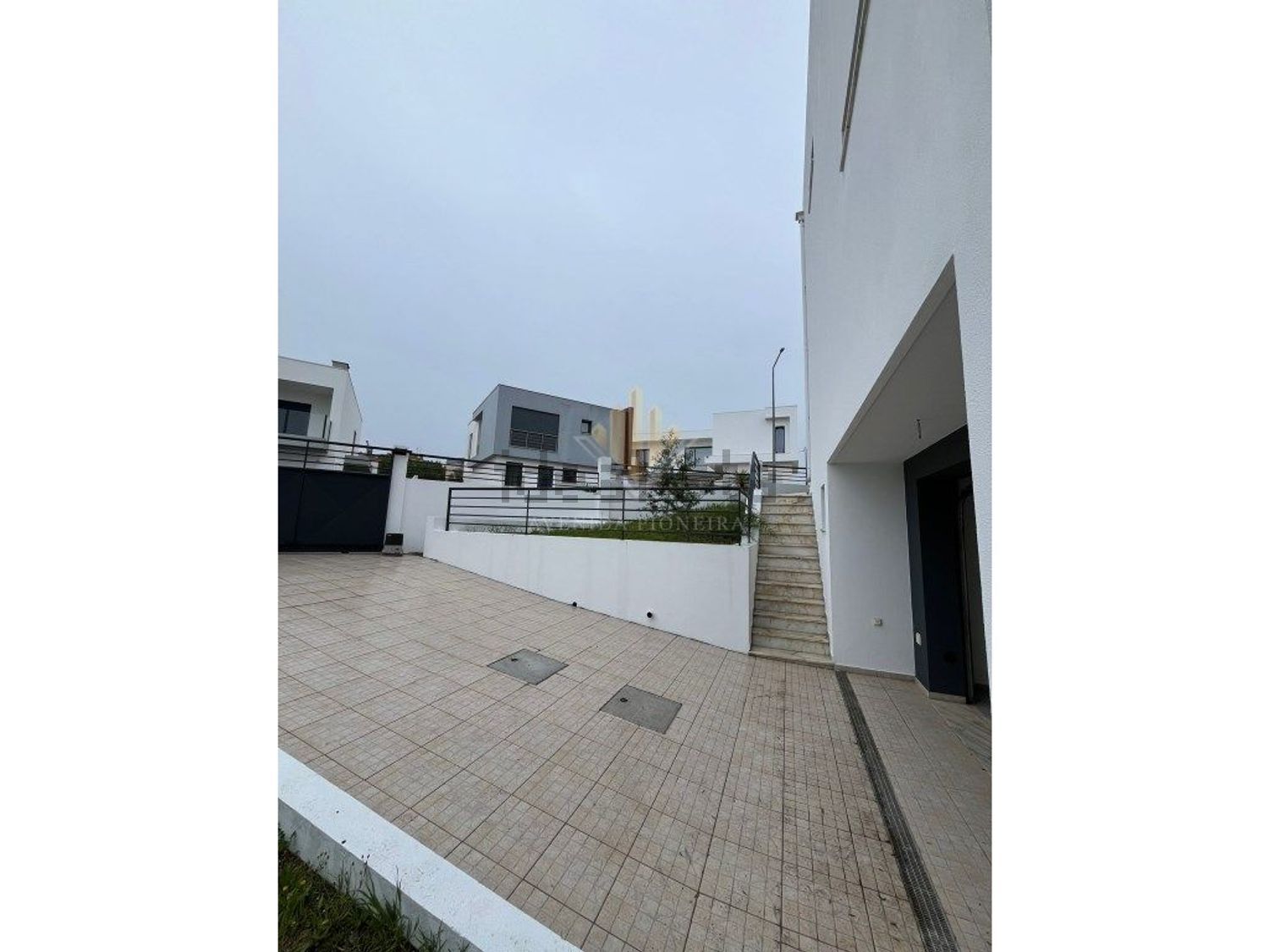 小楼房或独栋别墅出售在Rua Pulido Valente - 阳台