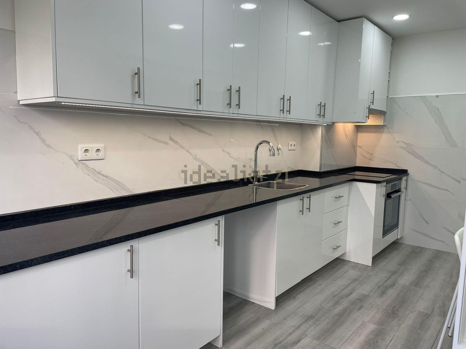 出租公寓 t2在Estrada Serra da Mira, 32 - 厨房