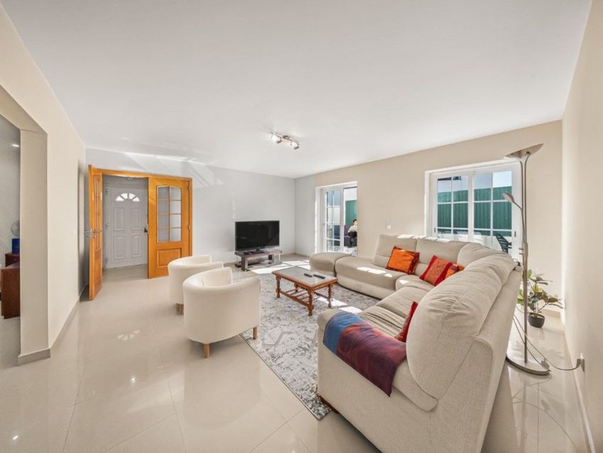 小楼房或独栋别墅出售在Rua da Liberdade