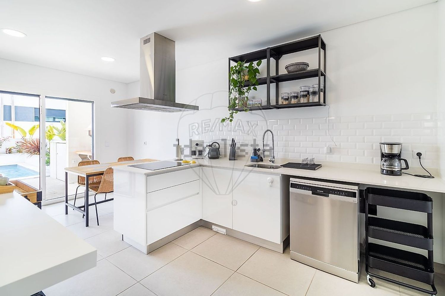 出租小楼房或独栋别墅在Rua 12 - 厨房