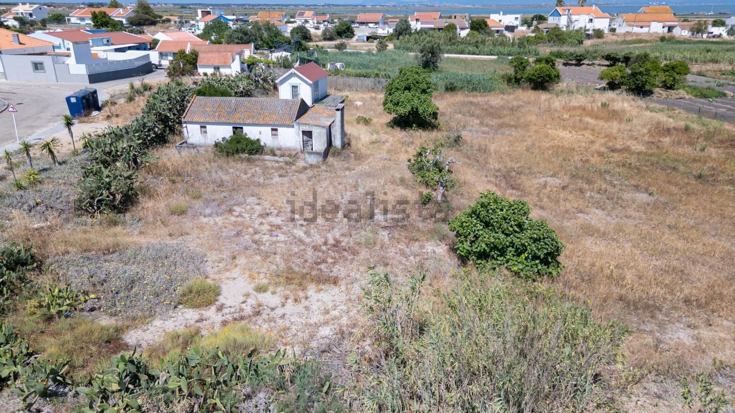 小楼房或独栋别墅出售在Estrada Sem Nome - 花园