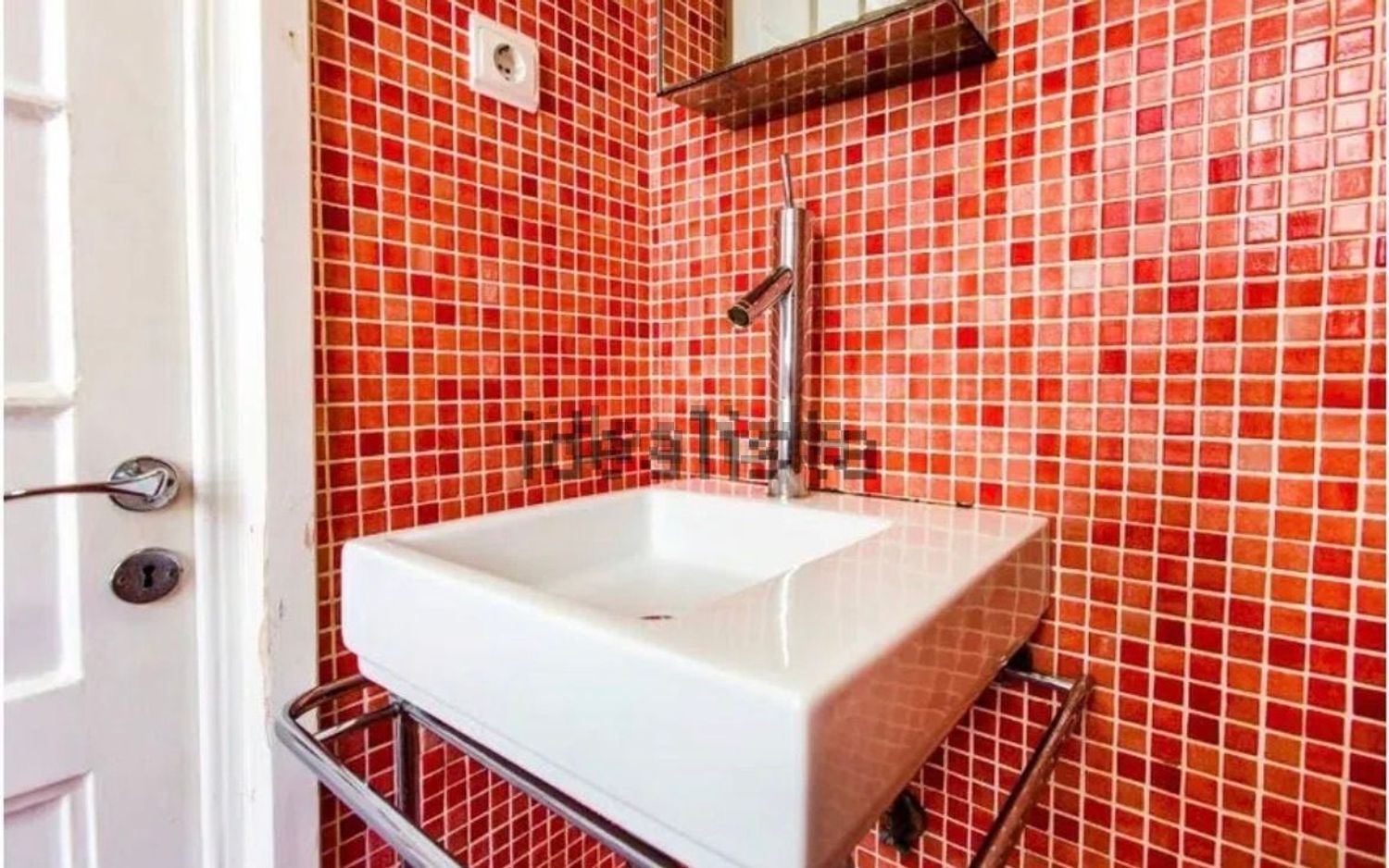 出租公寓 t1在Rua dos Ferreiros a Santa Catarina, 16 - 卫生间