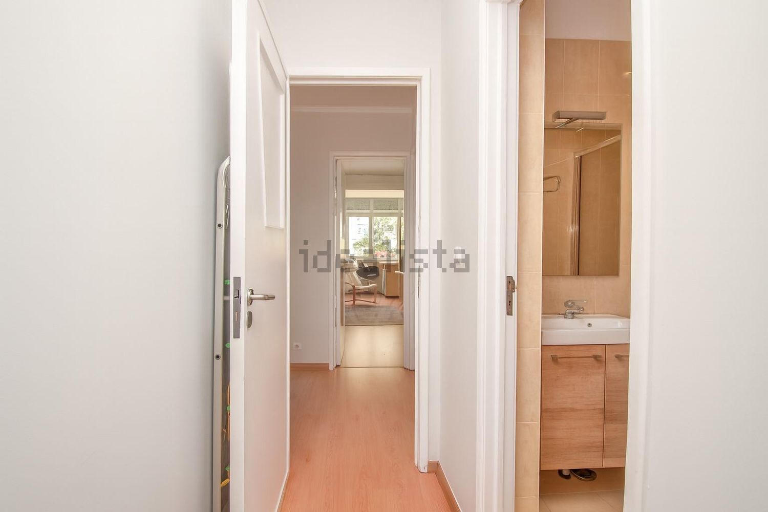 出租房间在Rua do Vale de Santo António, 146 - 过道