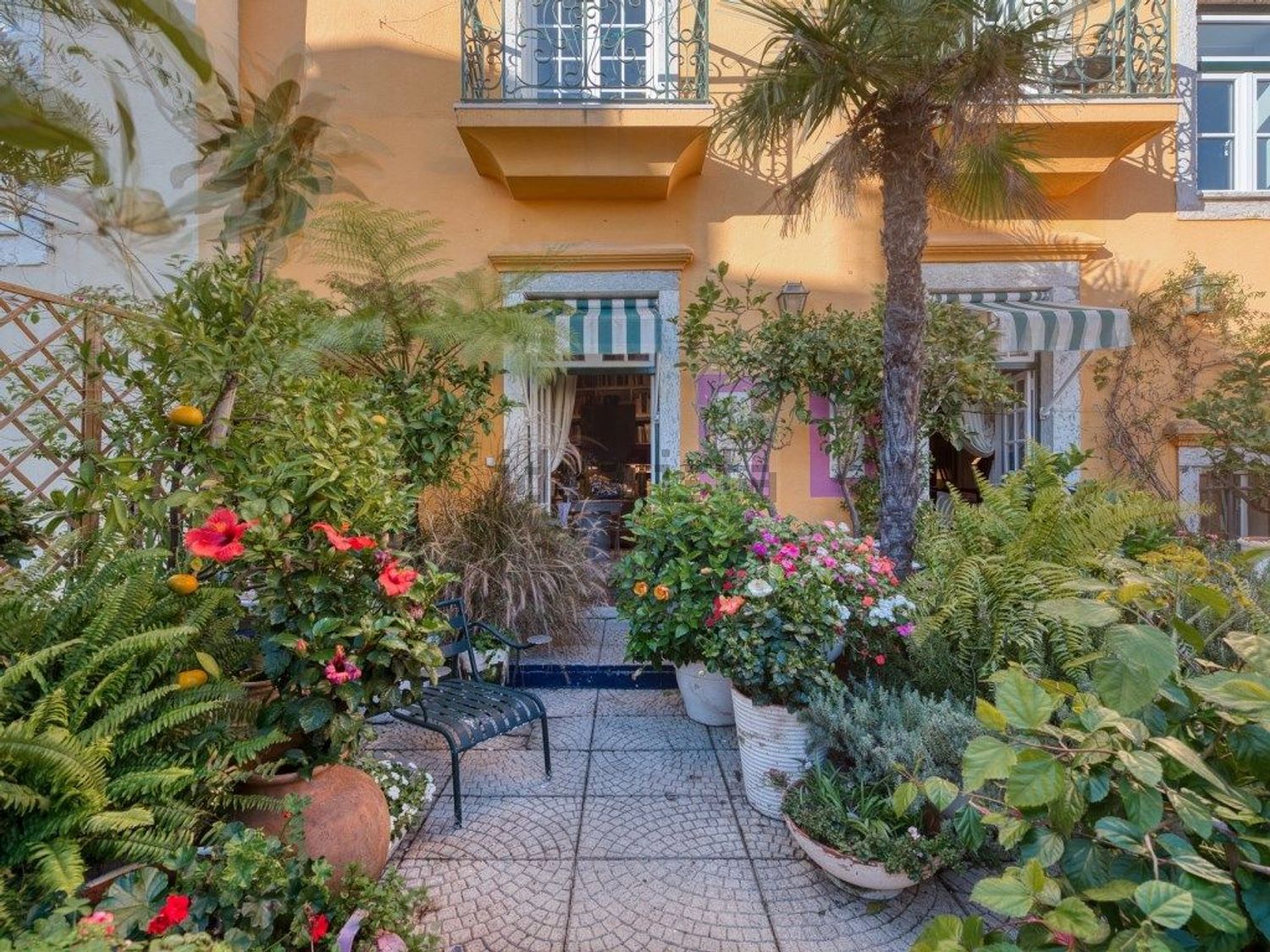 公寓 t2出售在Rua do Barão, 15 - 阳台