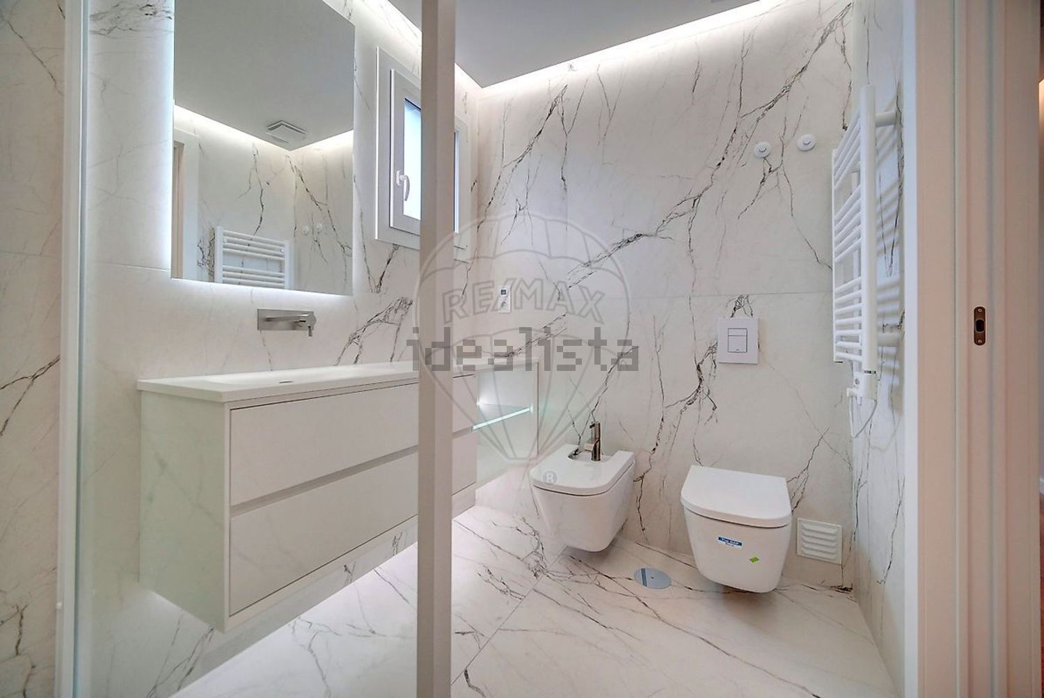 出租公寓 t2在Rua José Leiria Fernandes - 卫生间