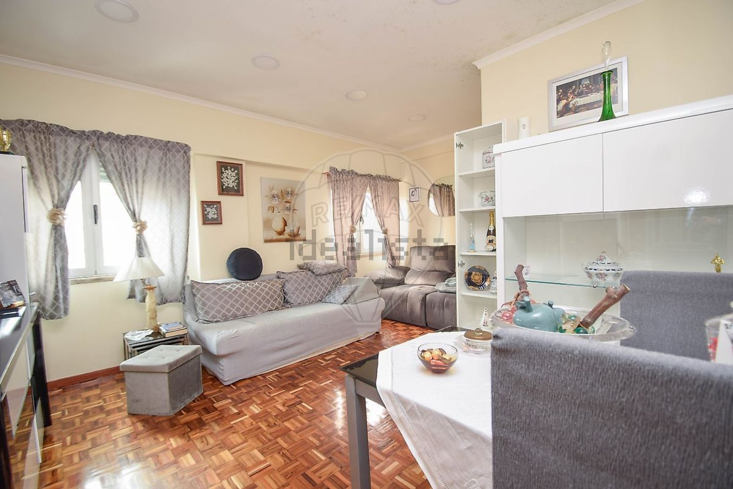 公寓 t3出售在Rua Doutor Jaime Cortesão - 客厅