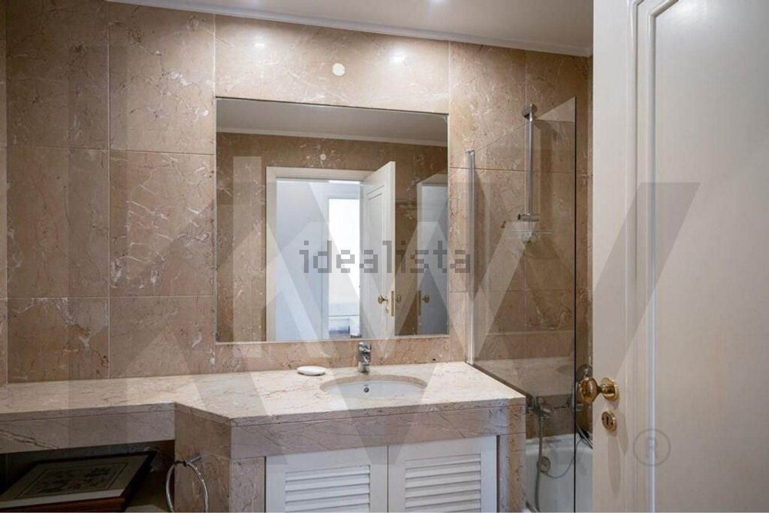 出租公寓 t4在Rua São Bento Menni, 2 - 卫生间