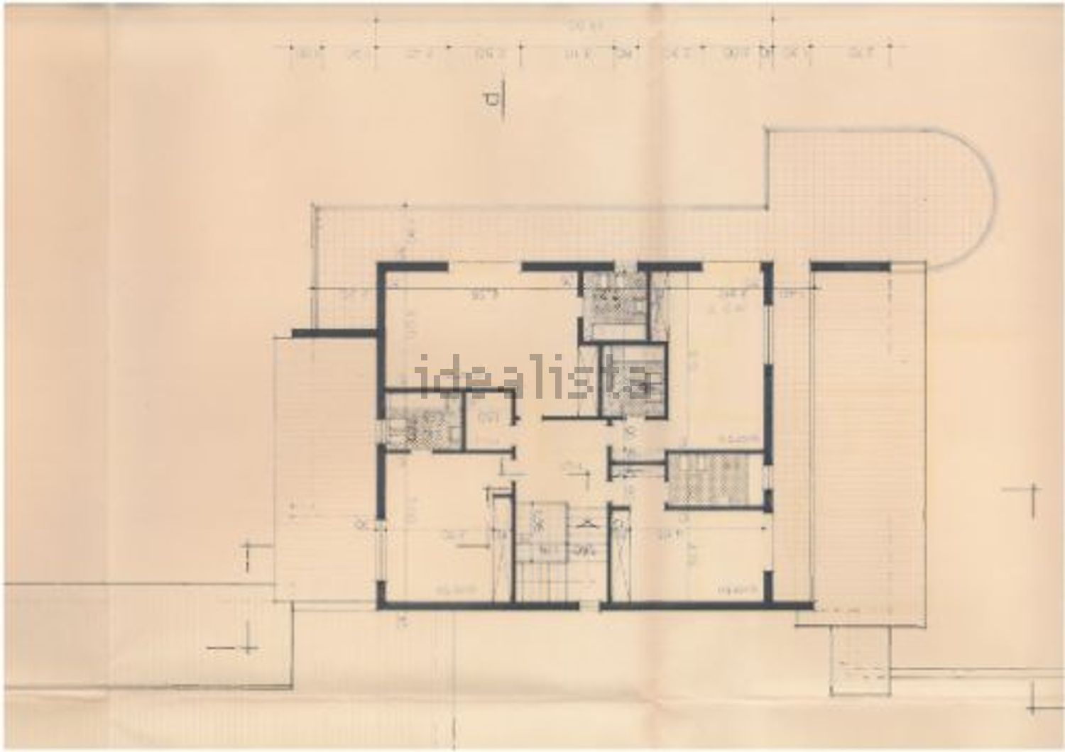 小楼房或独栋别墅出售在Rua Principal - 平面图