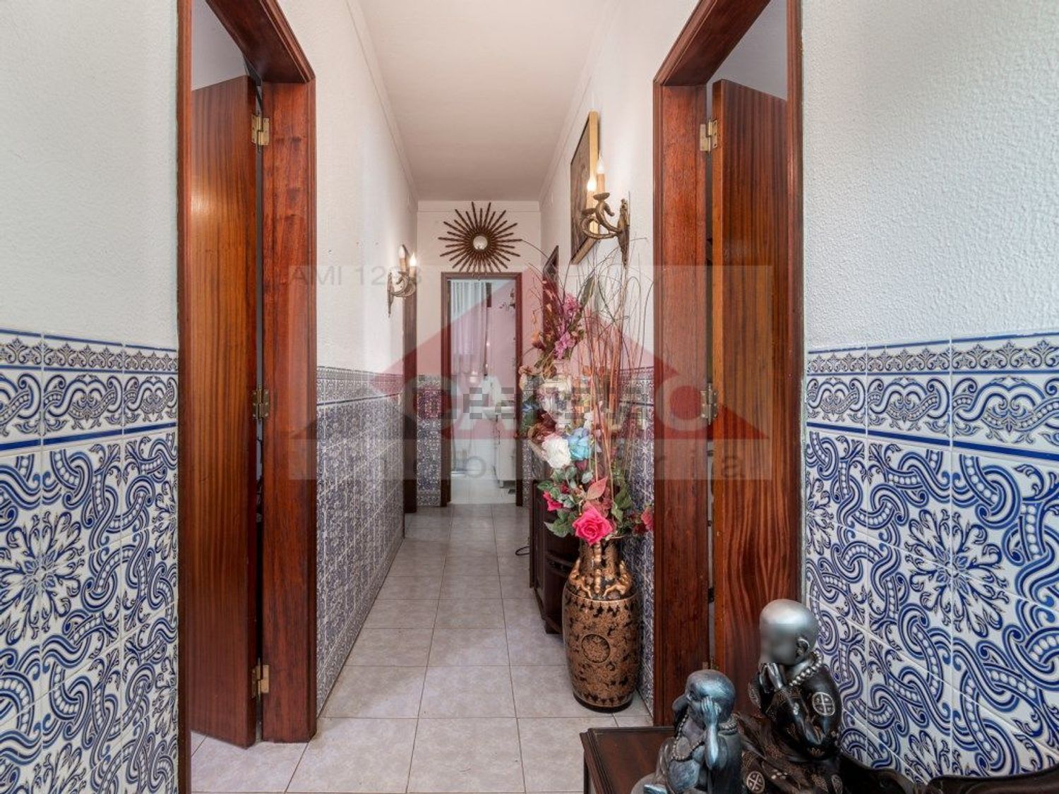 小楼房或独栋别墅出售在Atalaia e Alto Estanqueiro - Jardia - 过道