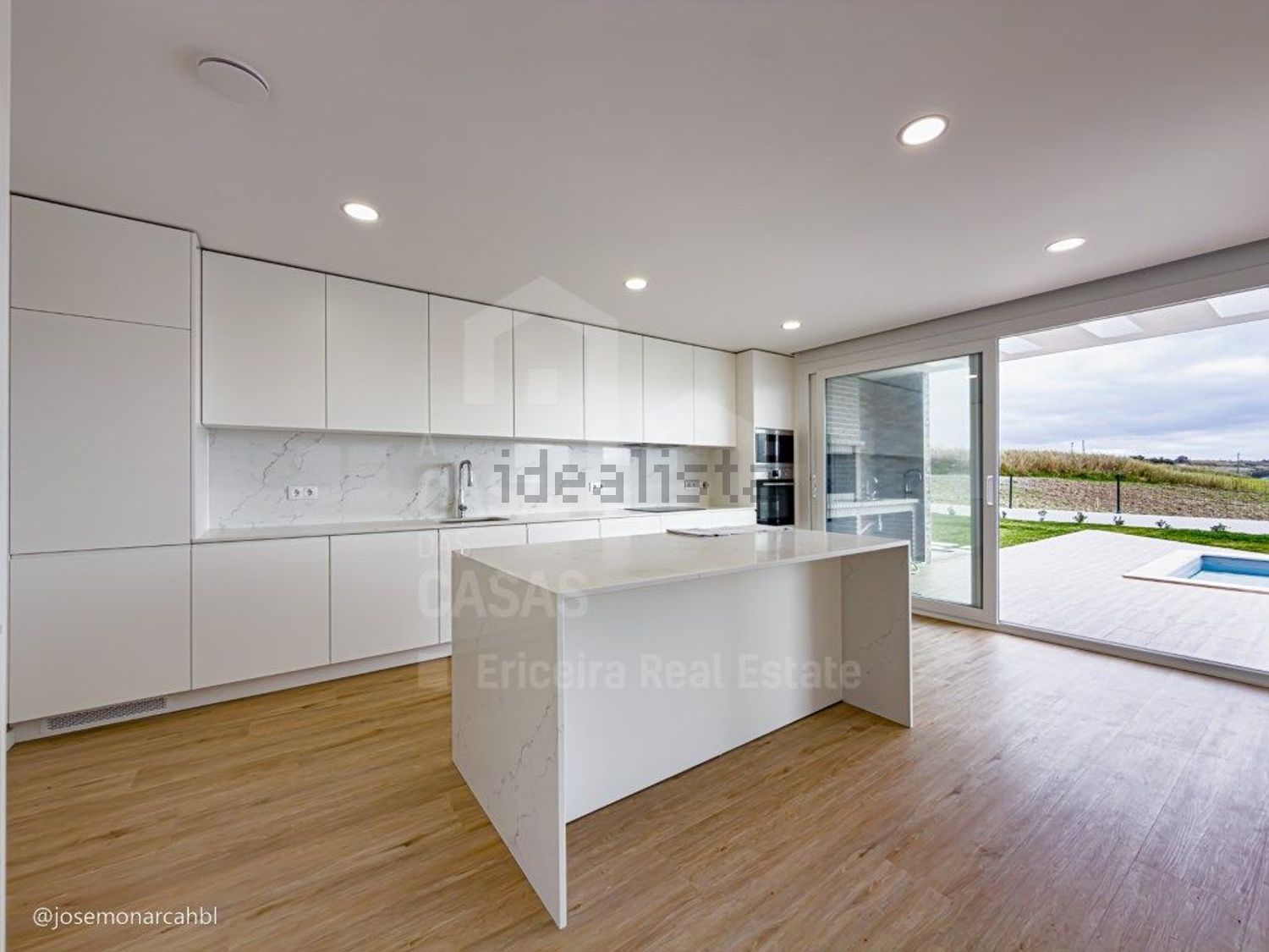 小楼房或独栋别墅出售在São Pedro da Cadeira - 厨房