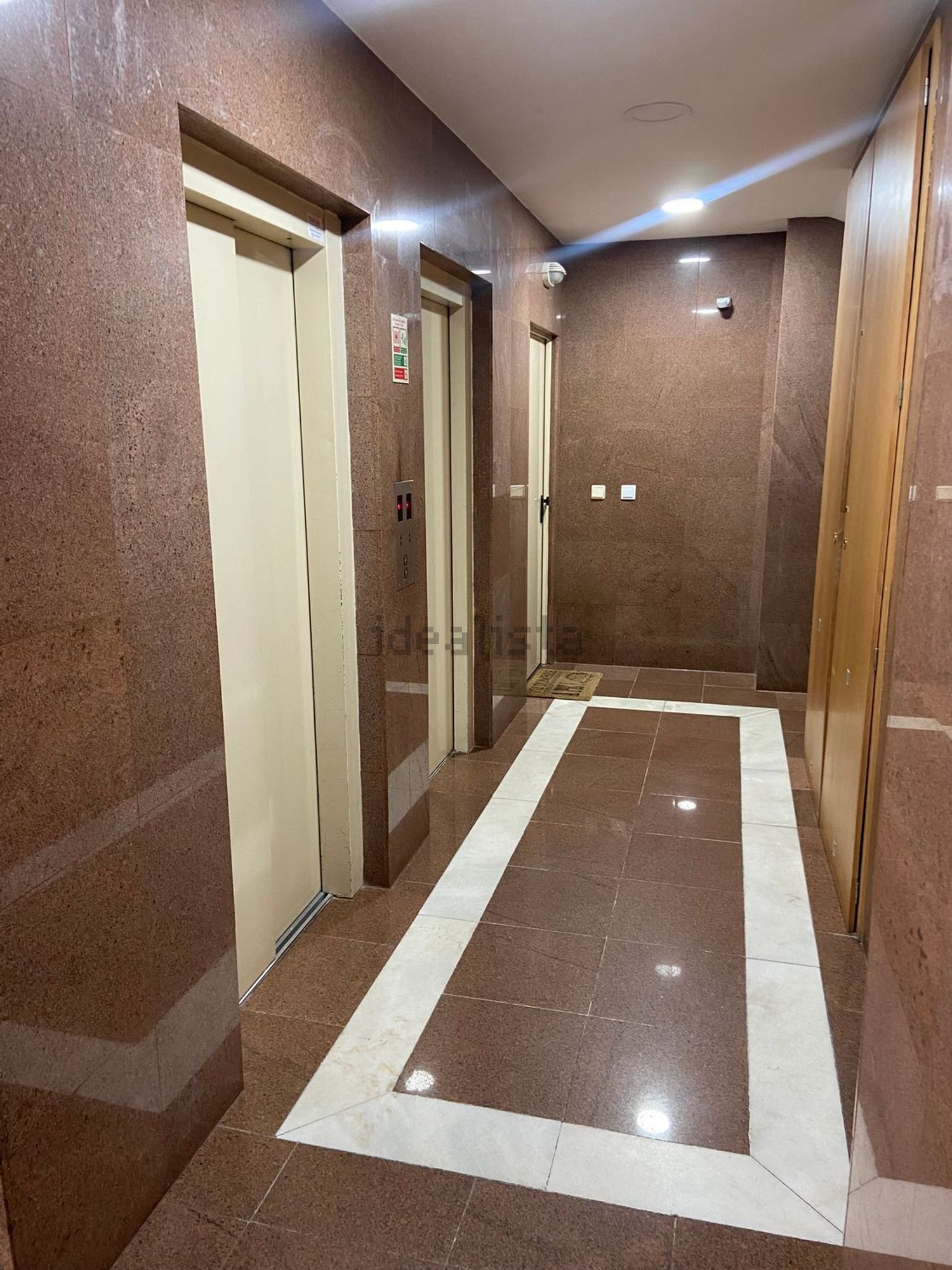 出租公寓 t2在Avenida Edmundo Lima Basto, 7 n - 电梯