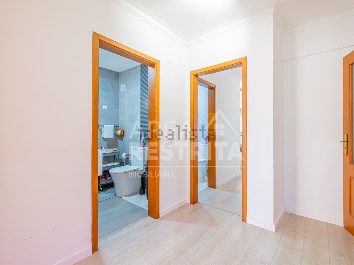 公寓 t3出售在Rua de Dadrá - 过道