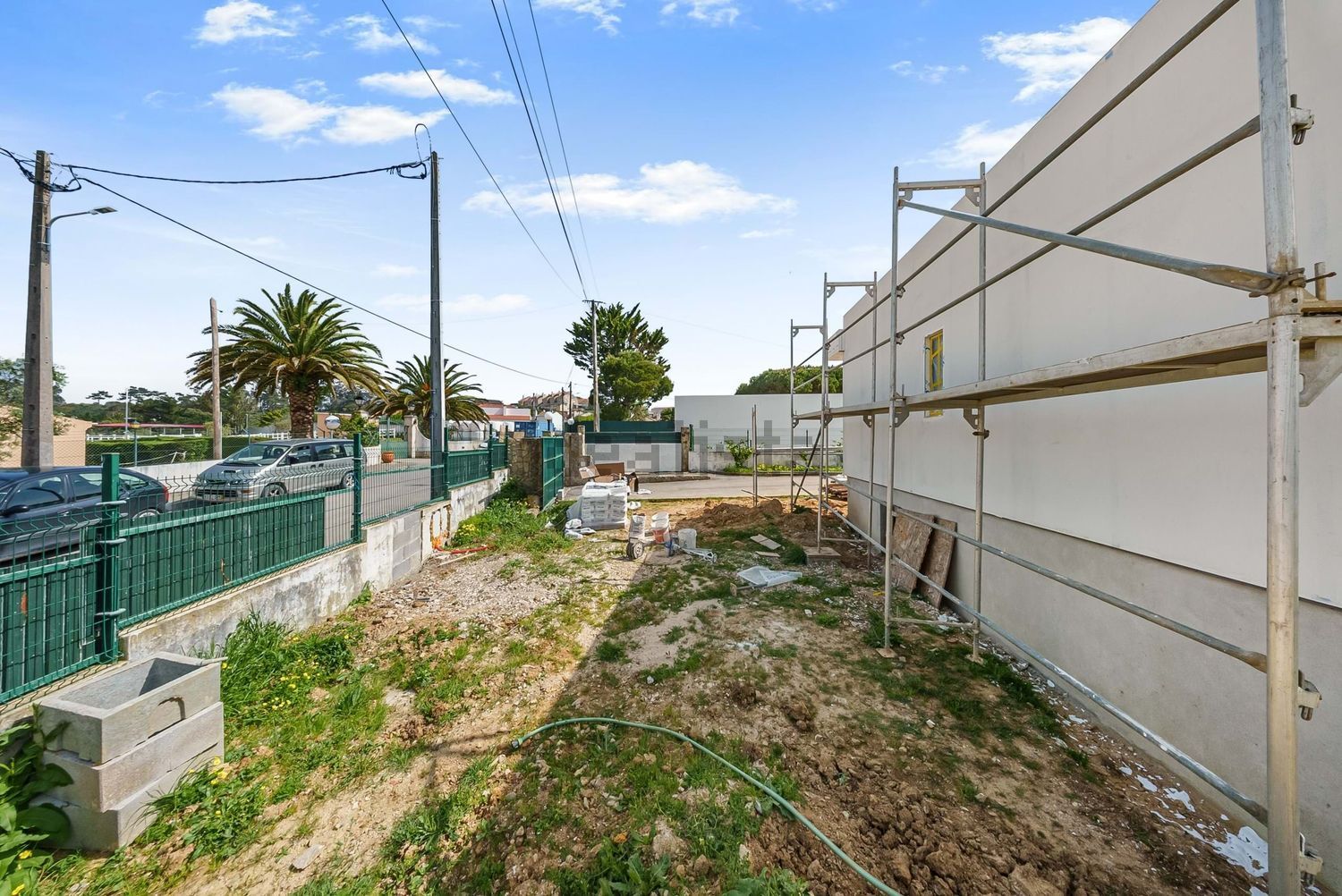 小楼房或独栋别墅出售在Rua do Outeiro - 花园