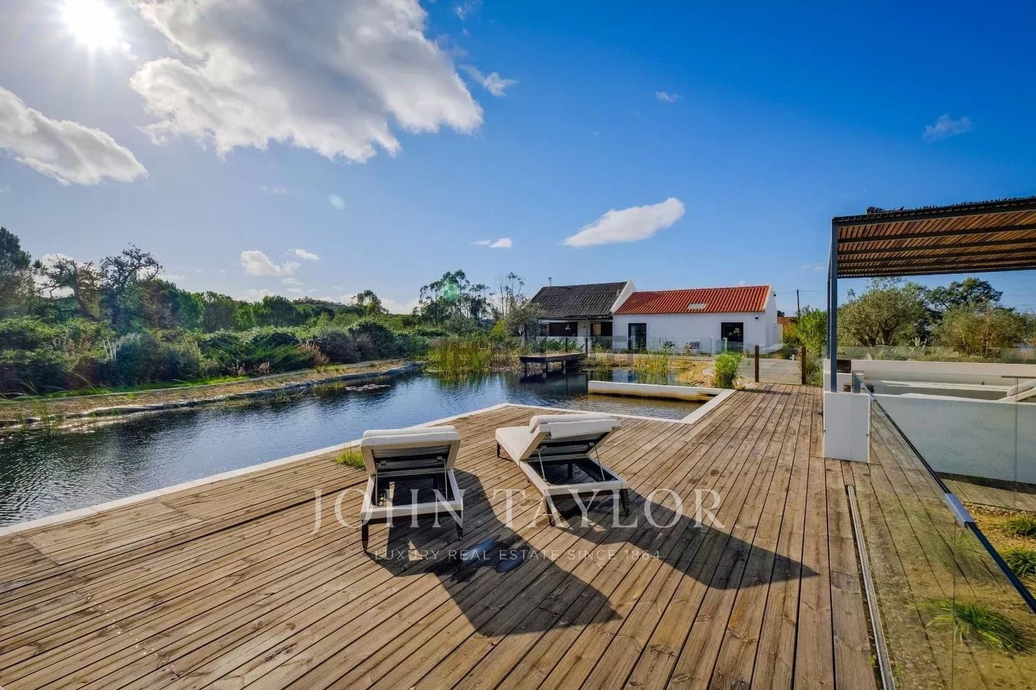 小楼房或独栋别墅出售在Rua de Melides - 视线