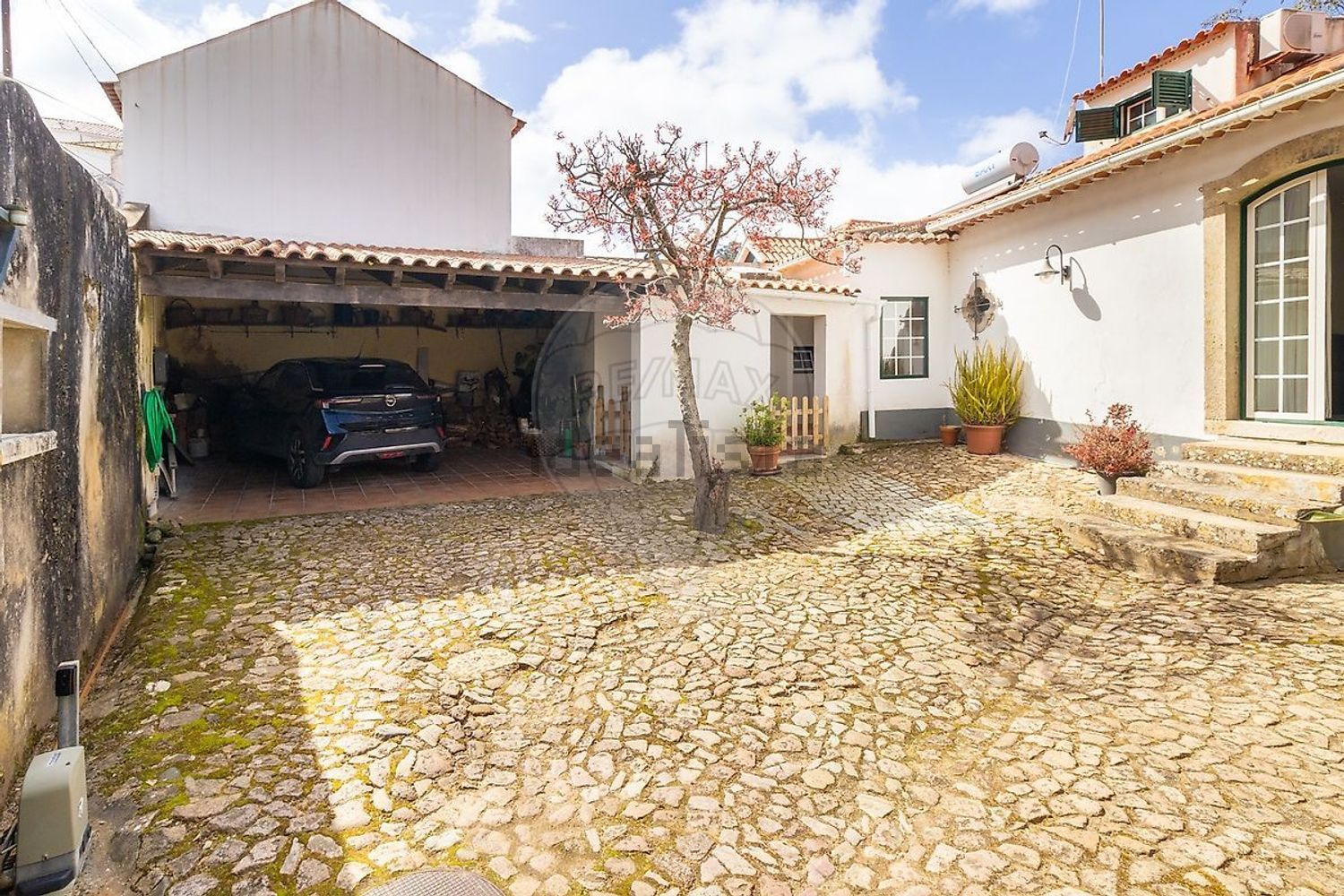 小楼房或独栋别墅出售在Rua António Rodrigues Pimenta - 外立面