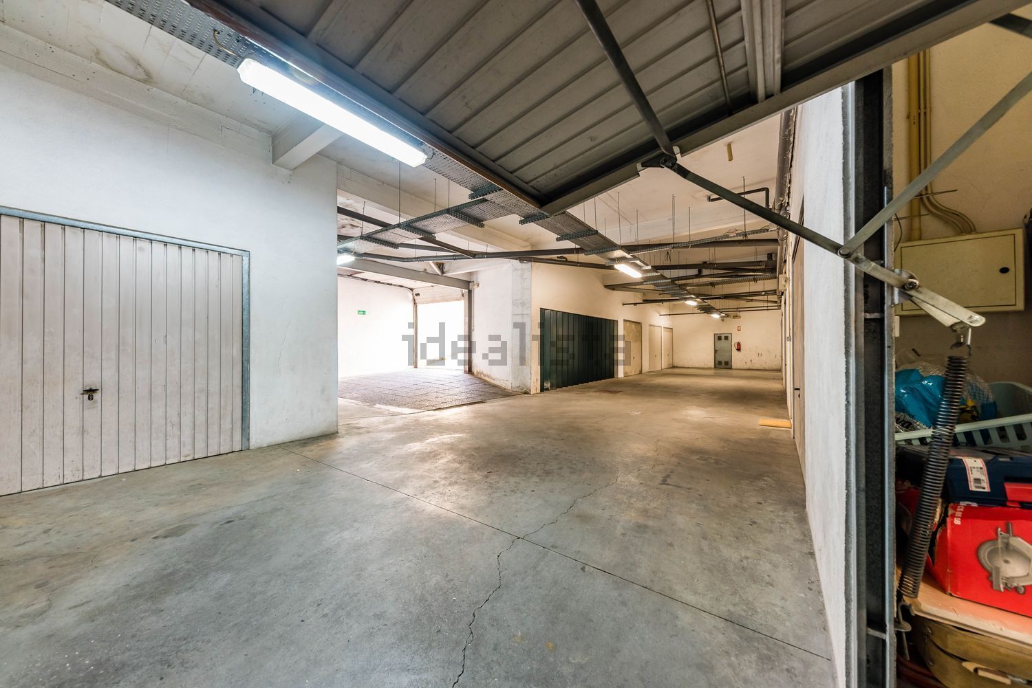 公寓 t4出售在Rua Maria Amália Vaz de Carvalho - 停车位