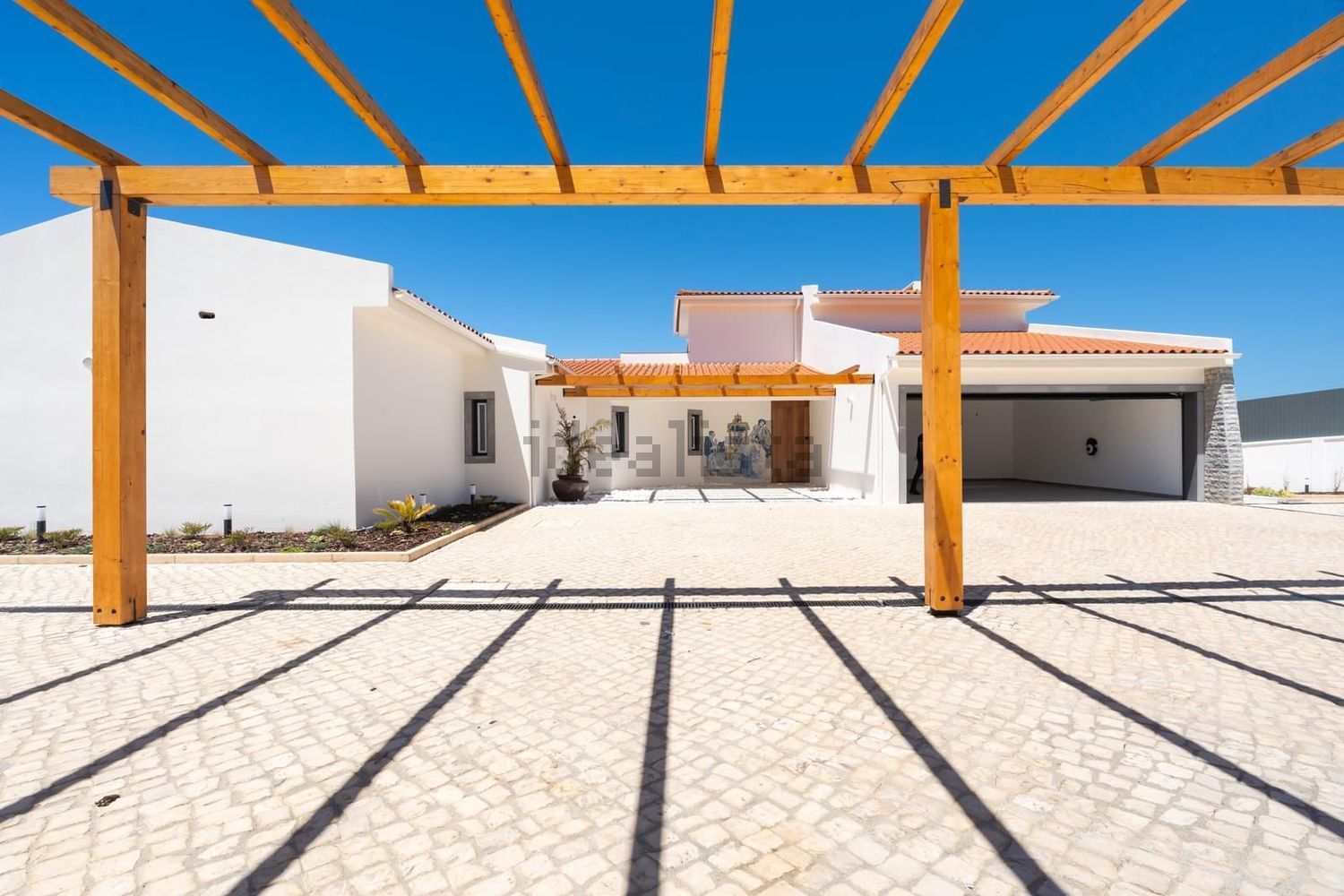 小楼房或独栋别墅出售在Beco do Algarvio - 外立面