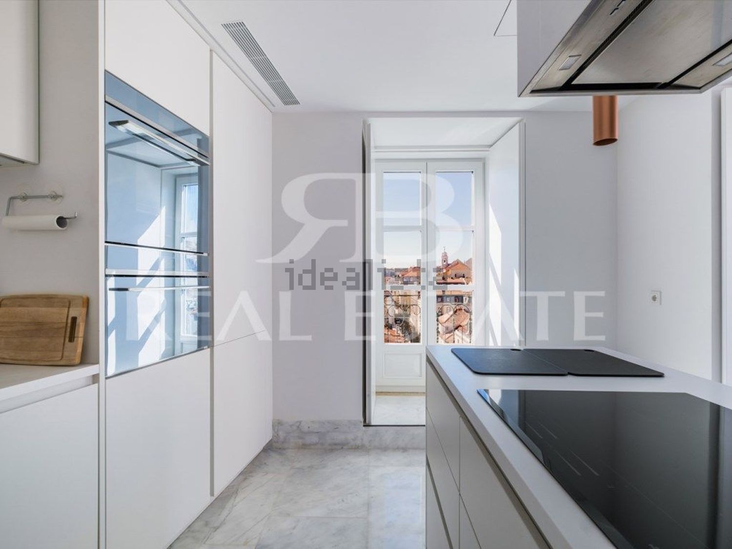 公寓 t3出售在Rua António Maria Cardoso, 11 - 照片