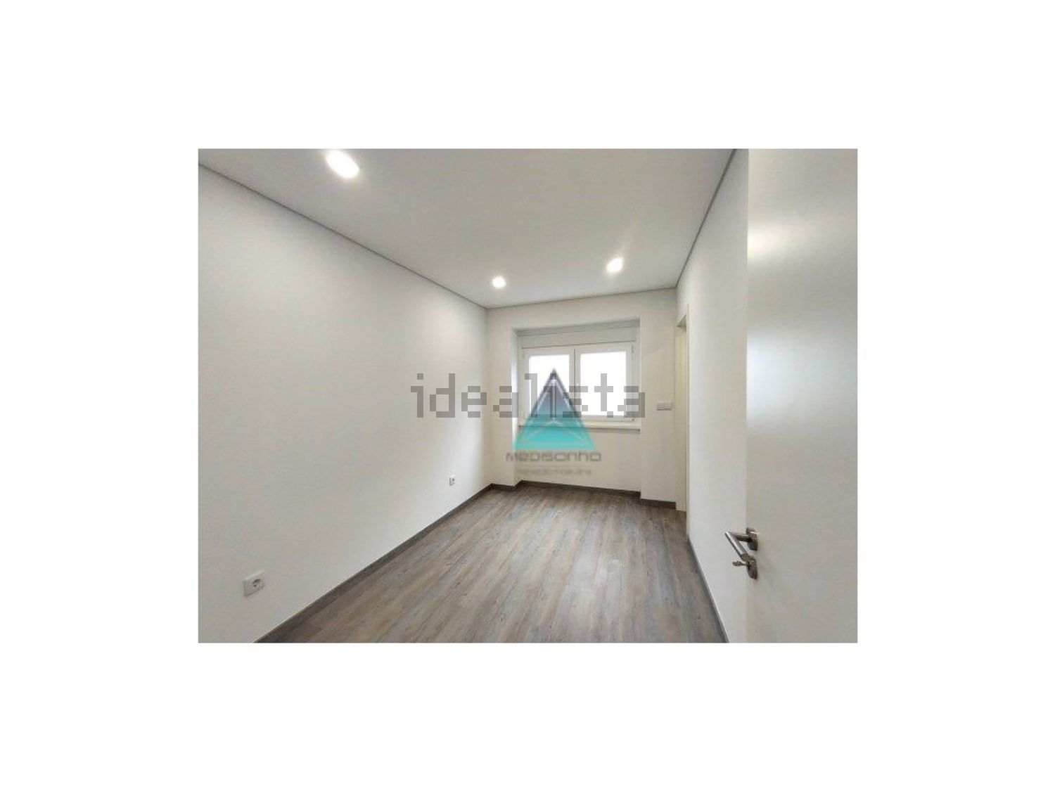 公寓 t3出售在Centro de Laranjeiro - 过道