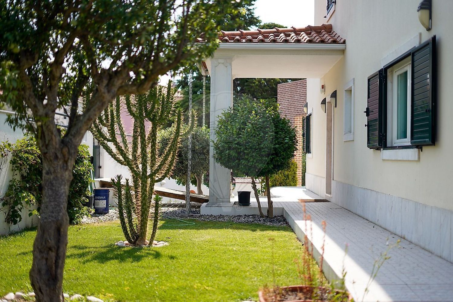 小楼房或独栋别墅出售在Rua Adriano Correia de Oliveira - 外立面