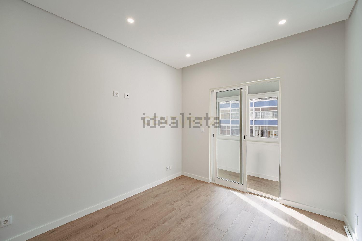 公寓 t2出售在Rua Luís António Verney, 27 - 居住