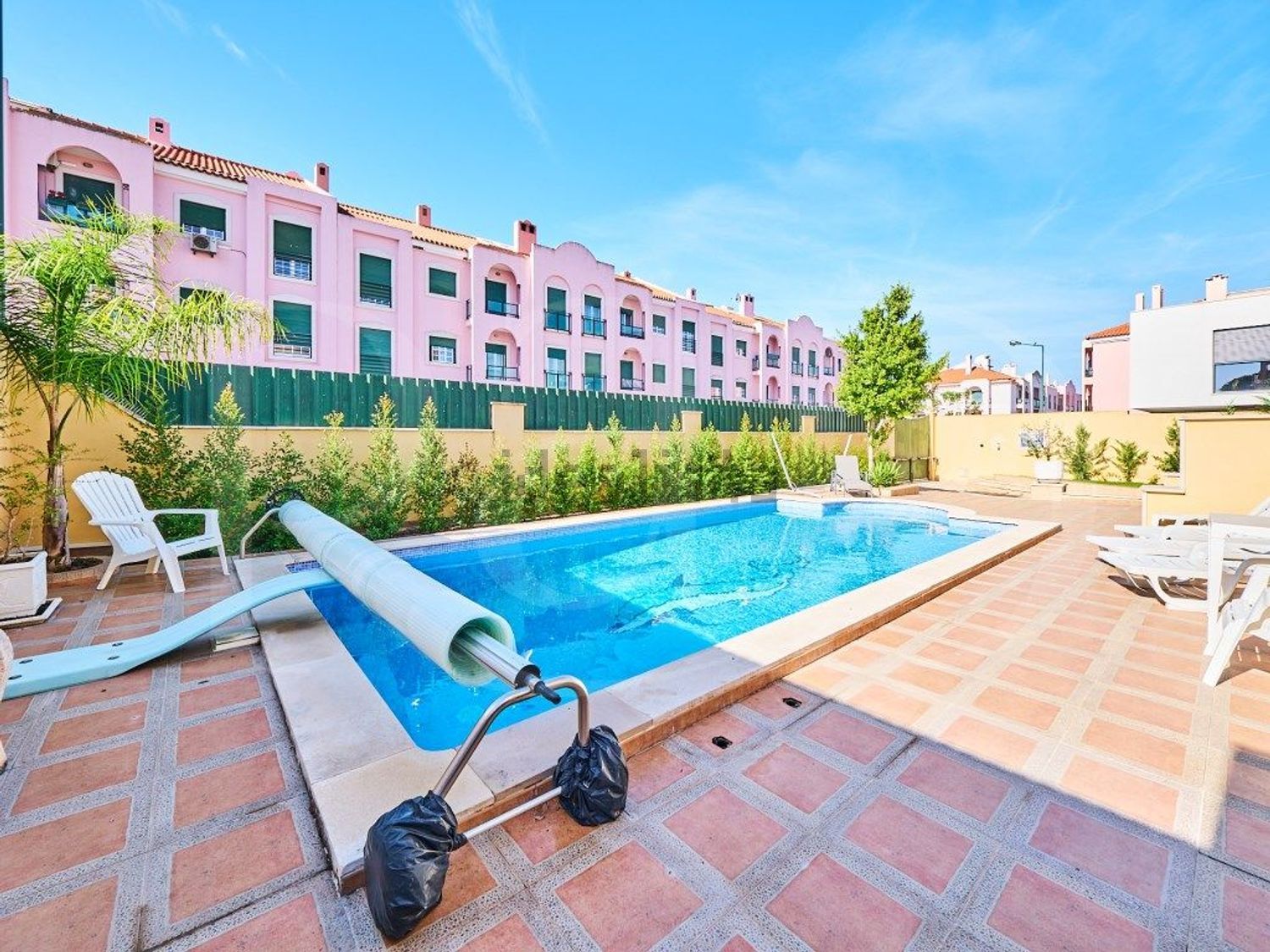 小楼房或独栋别墅出售在Rua Bartolomeu Perestelo, 189 - 游泳池