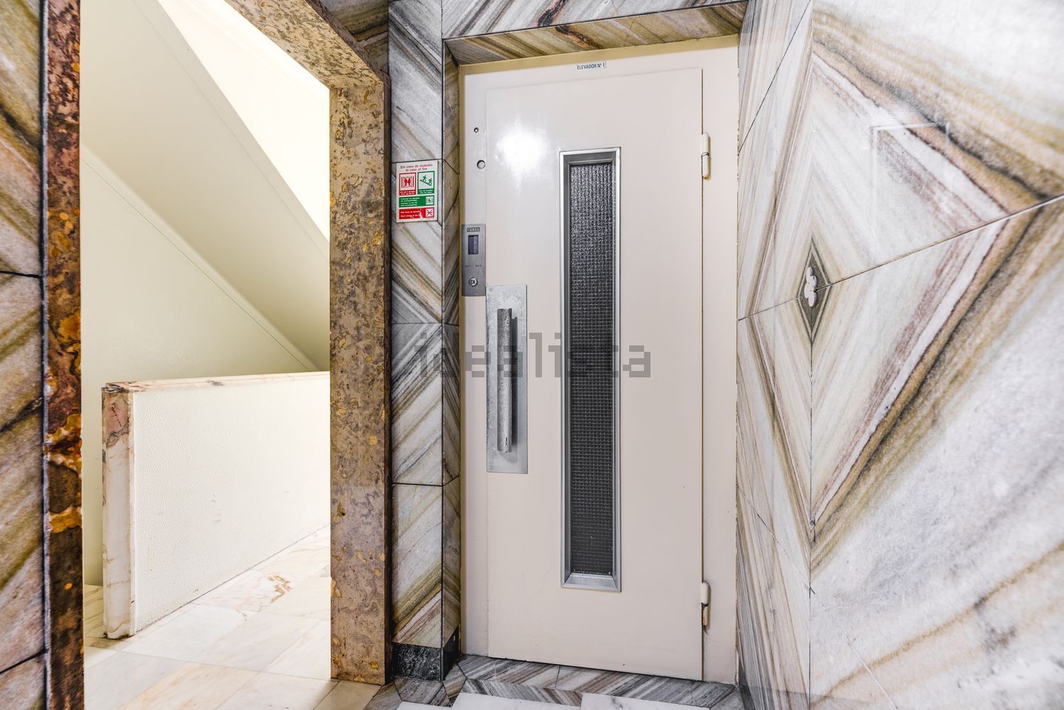 出租公寓 t3在Rua Eça de Queirós - 过道