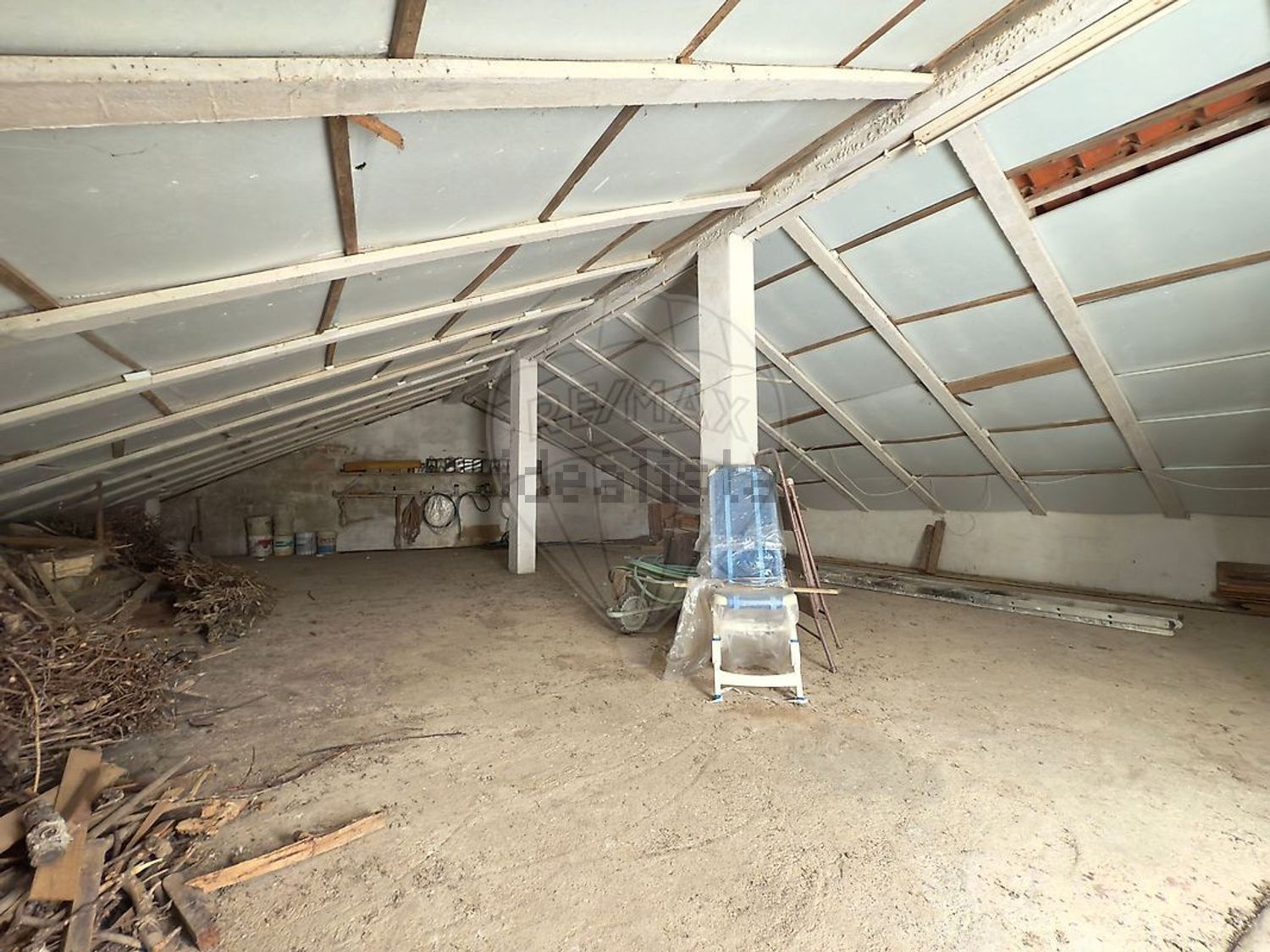 小楼房或独栋别墅出售在Rua das Adegas - 照片