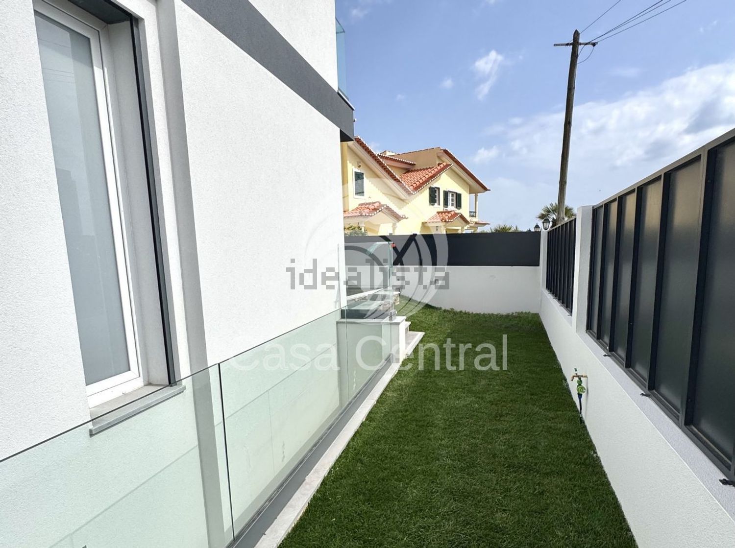 小楼房或独栋别墅出售在Rua Pax Julia, 25 - 阳台