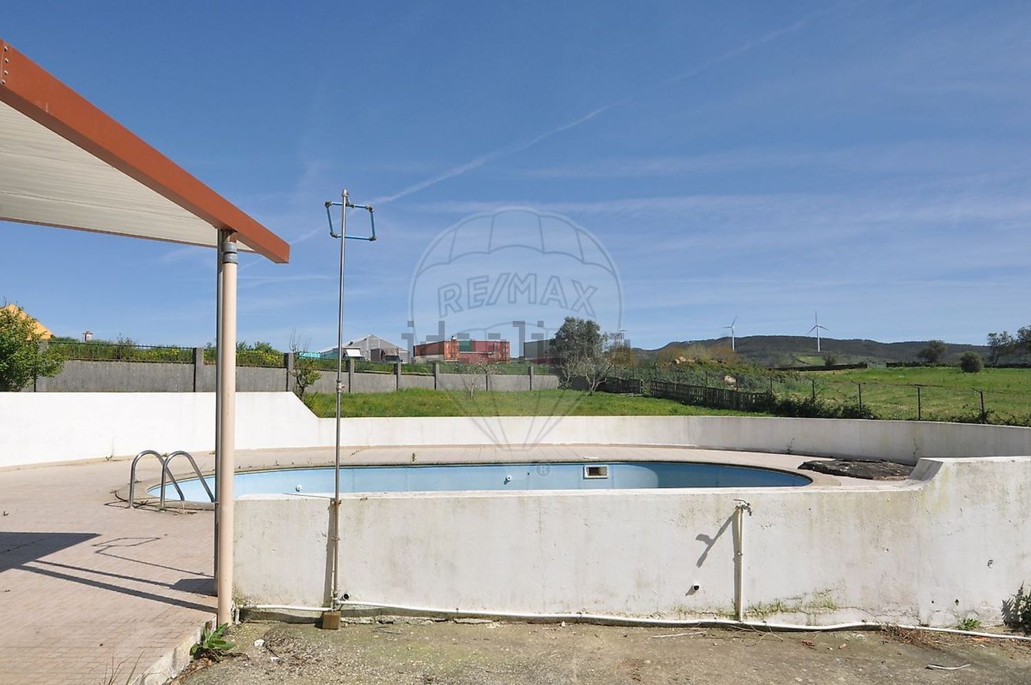 小楼房或独栋别墅出售在São Quintino - 照片