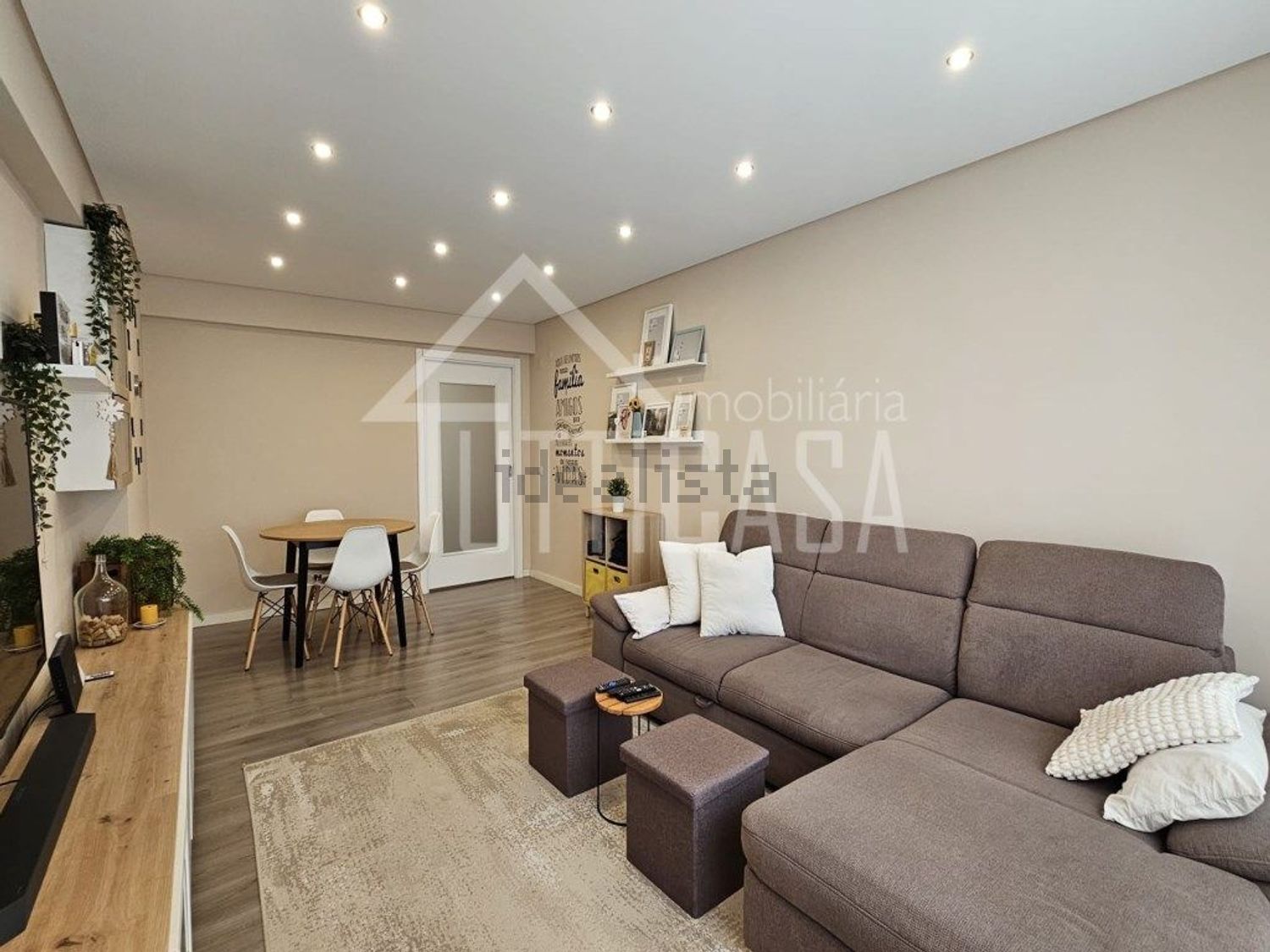 公寓 t3出售在Avenida Azedo Gneco G6 - 客厅