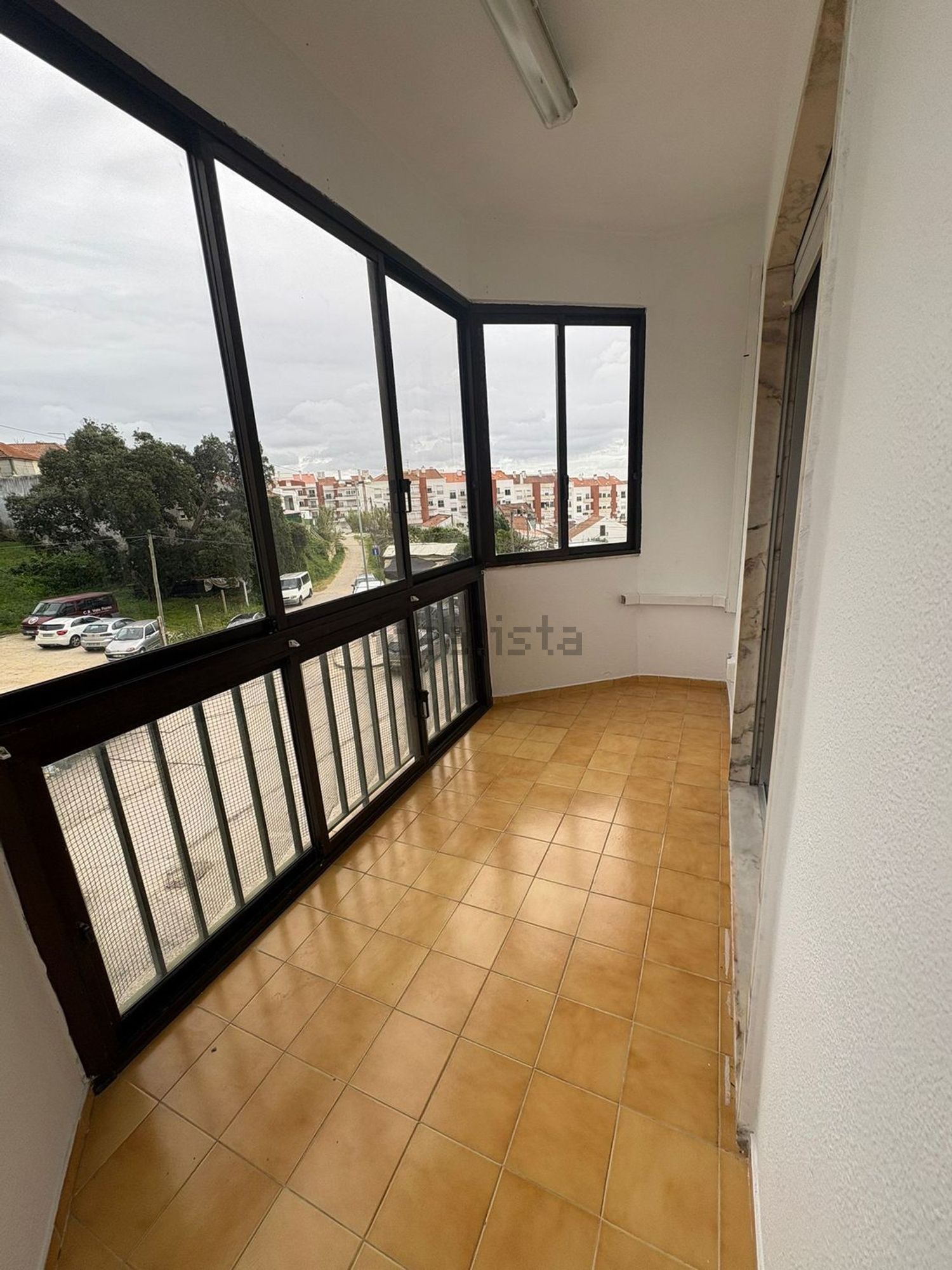 出租公寓 t2在Rua Armando Cortesão, 28 - 阳台