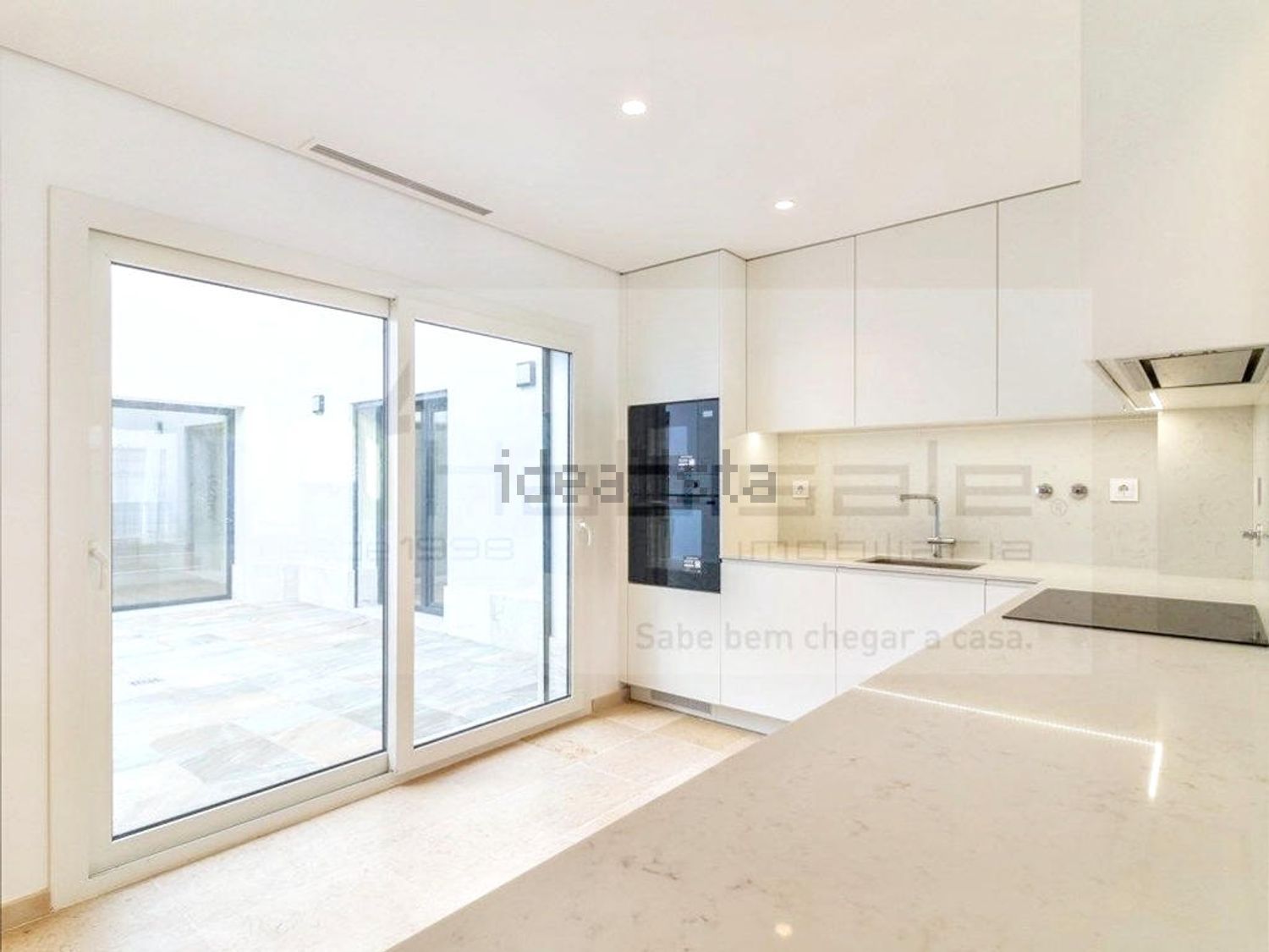 公寓 t4出售在Rua Almirante Gago Coutinho, 58 a - 厨房