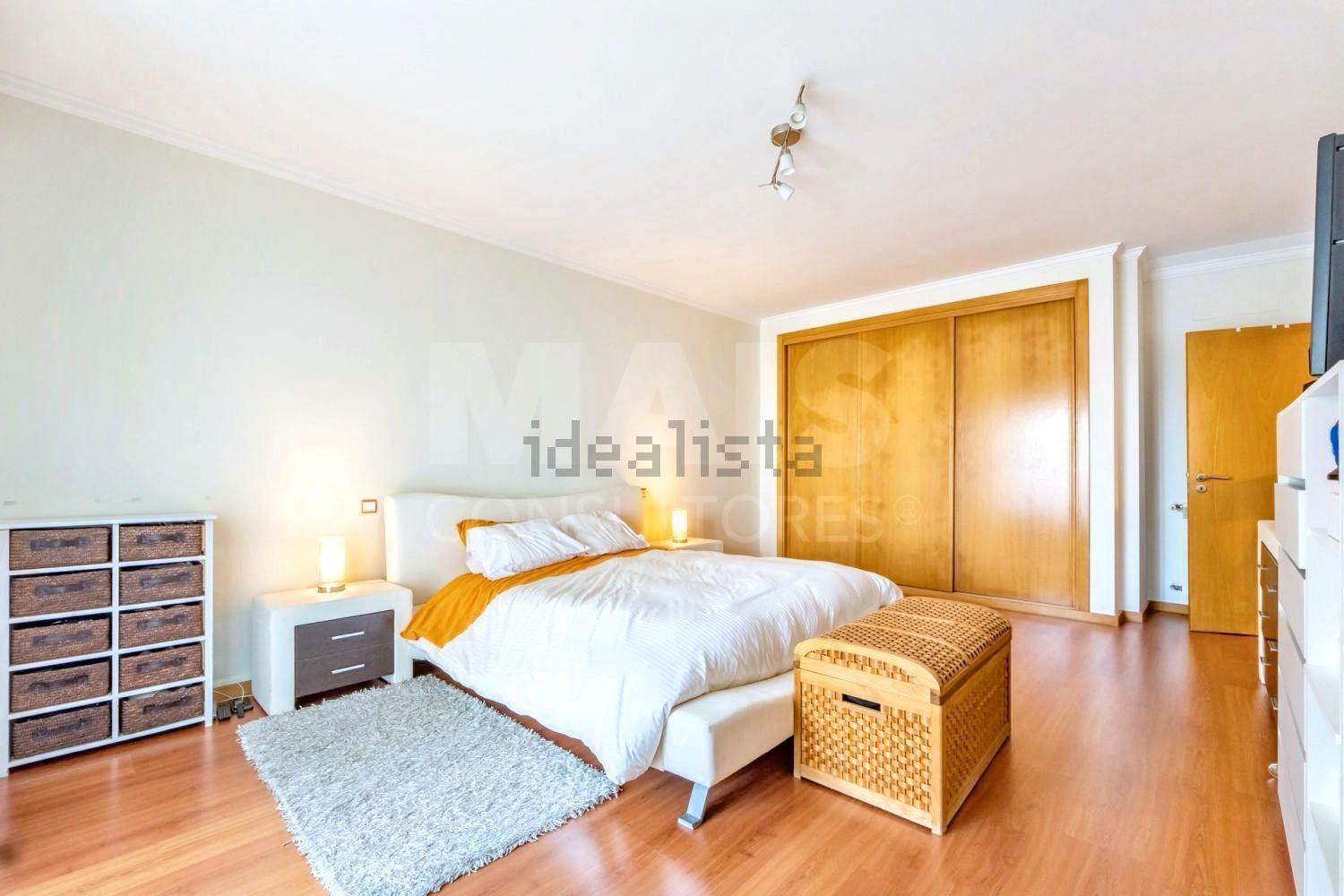 公寓 t4出售在Rua Alexandre Herculano - 卧室