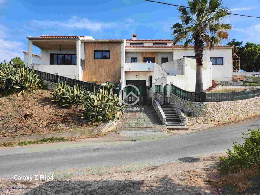 小楼房或独栋别墅出售在Centro