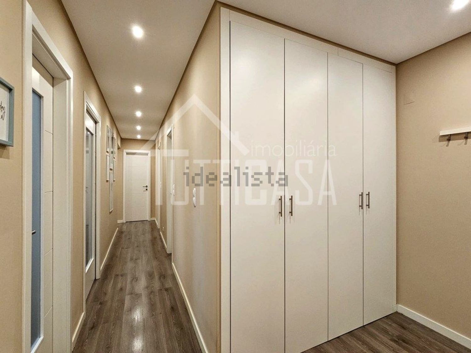 公寓 t3出售在Avenida Azedo Gneco G6 - 过道