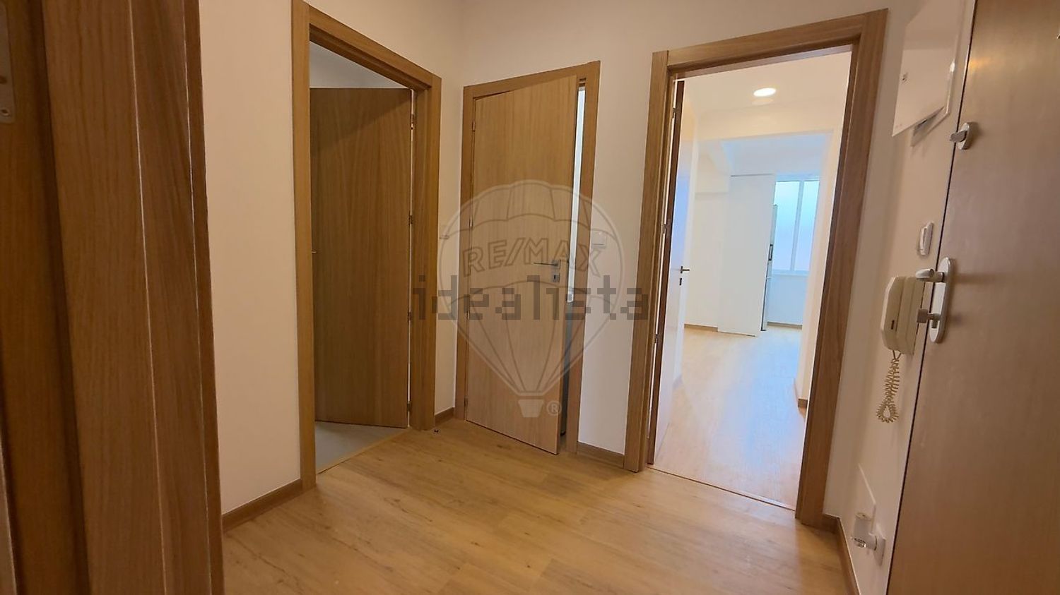 出租公寓 t2在Rua Fernando Pessoa - 过道