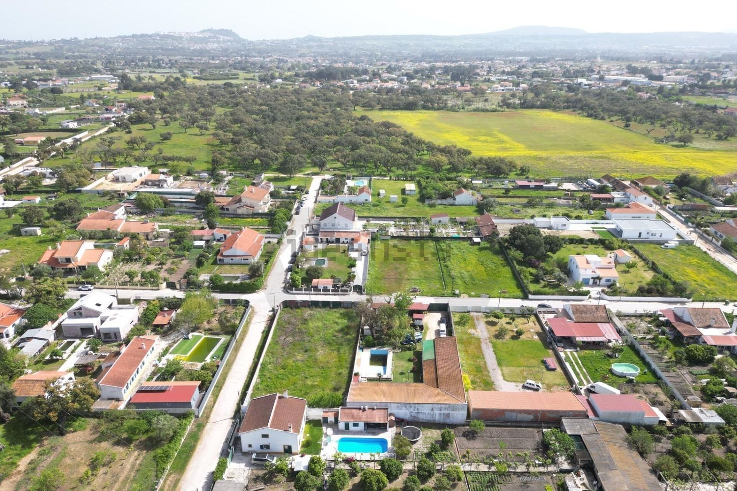 小楼房或独栋别墅出售在Rua António Aleixo - 照片