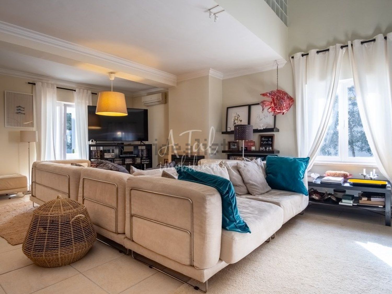 小楼房或独栋别墅出售在Vale de Choupos - Choilo - Galeotas - 客厅