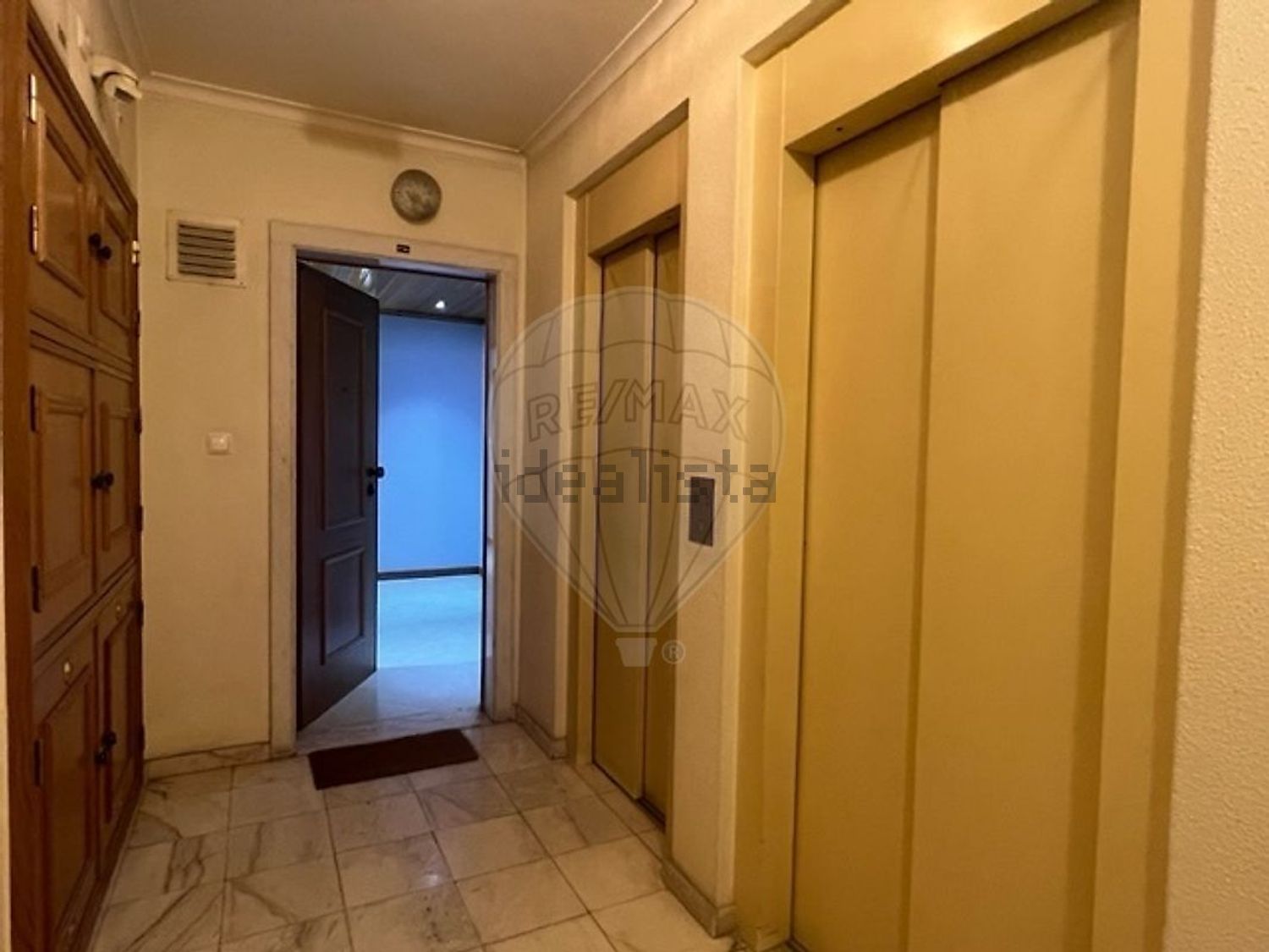 公寓 t3出售在Póvoa de Santo Adrião e Olival Basto - 过道